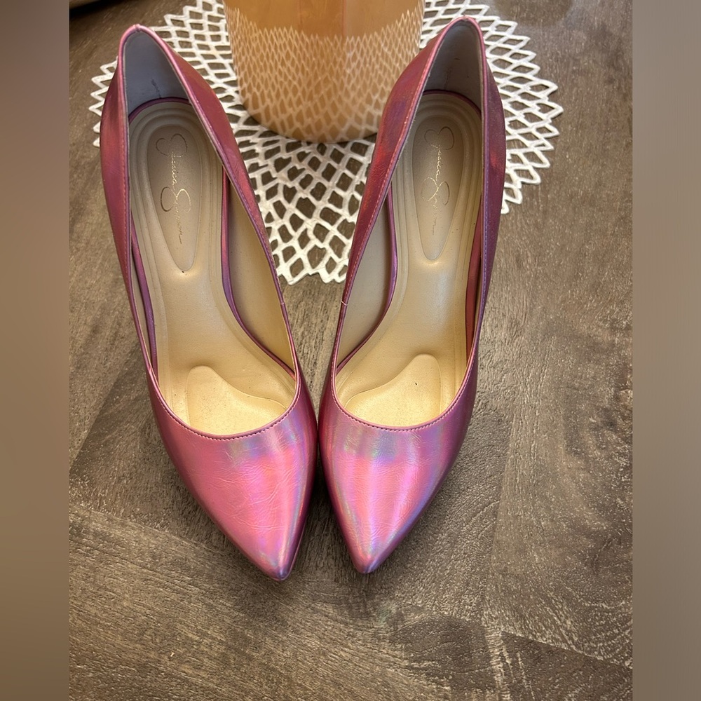 Jessica Simpson pumps